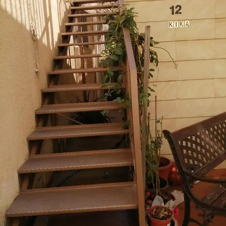 Дом отдыха Extremely Comfy With Spacious Private Terrace 10min Walk To The & In Town Ларнака