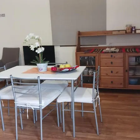Extremely Comfy With Spacious Private Terrace 10min Walk To The & In Town * Larnaca