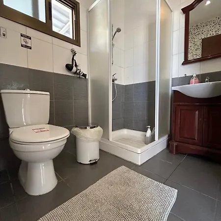 Extremely Comfy With Spacious Private Terrace 10min Walk To The & In Town Larnaca