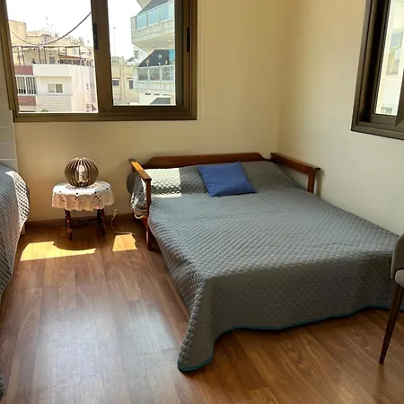 Дом отдыха Extremely Comfy With Spacious Private Terrace 10min Walk To The & In Town Ларнака