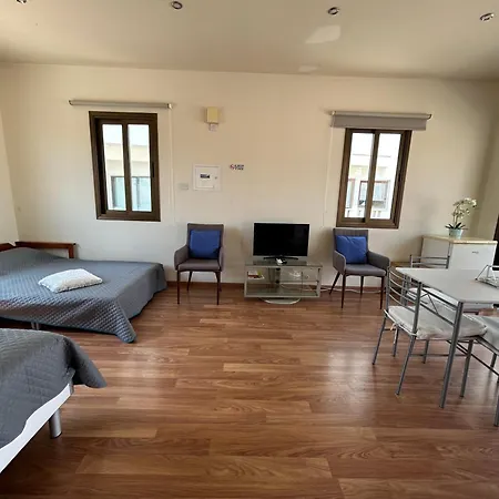Extremely Comfy With Spacious Private Terrace 10min Walk To The & In Town Holiday home