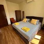 Feriehus Extremely Comfy With Spacious Private Terrace 10min Walk To The & In Town Larnaca