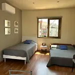 Extremely Comfy With Spacious Private Terrace 10min Walk To The & In Town * Larnaca