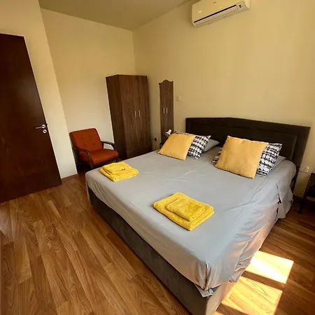 Feriehus Extremely Comfy With Spacious Private Terrace 10min Walk To The & In Town Larnaca