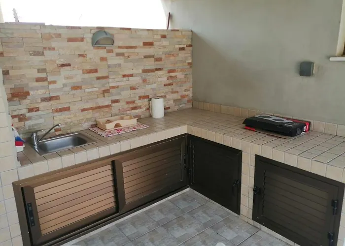 Extremely Comfy With Spacious Private Terrace 10min Walk To The & In Town