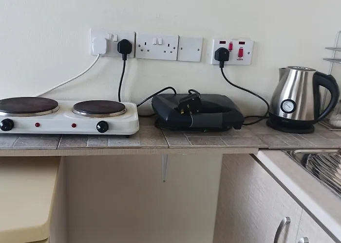 Extremely Comfy With Spacious Private Terrace 10min Walk To The & In Town * Λάρνακα