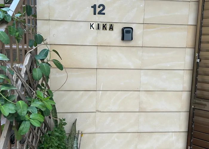 Σπίτι διακοπών Extremely Comfy With Spacious Private Terrace 10min Walk To The & In Town Λάρνακα