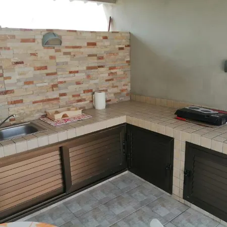 Extremely Comfy With Spacious Private Terrace 10min Walk To The & In Town