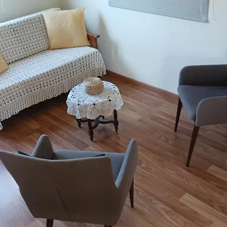 Будинок відпочинку Extremely Comfy With Spacious Private Terrace 10min Walk To The & In Town *