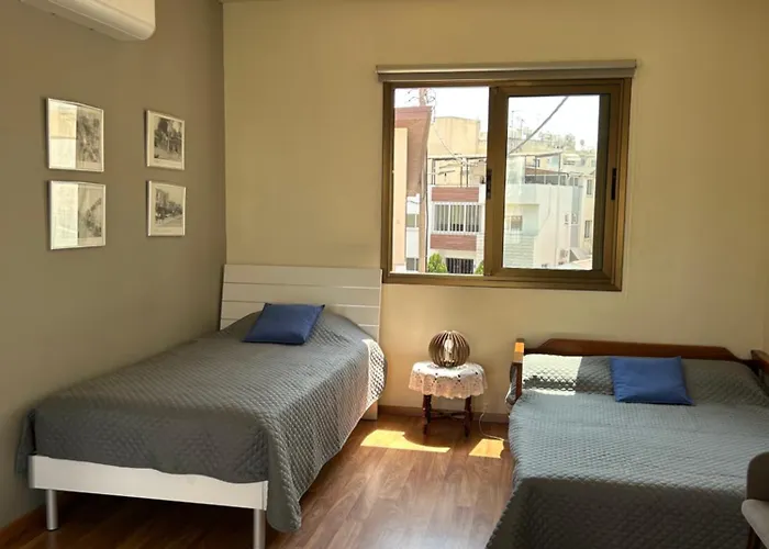 Extremely Comfy With Spacious Private Terrace 10min Walk To The & In Town * Larnaca