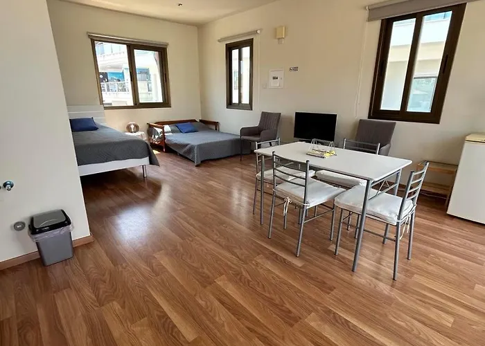 Extremely Comfy With Spacious Private Terrace 10min Walk To The & In Town Prázdninový dům Larnaca